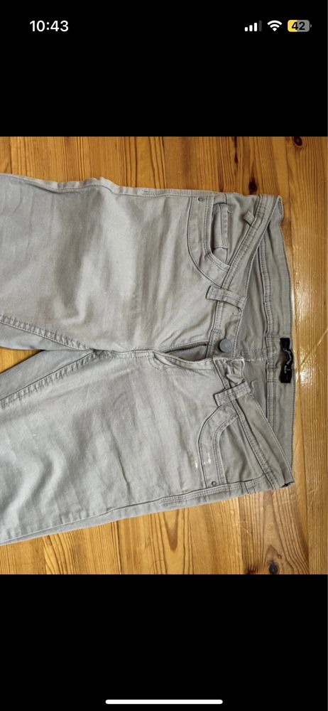 Szare damskie jeansy