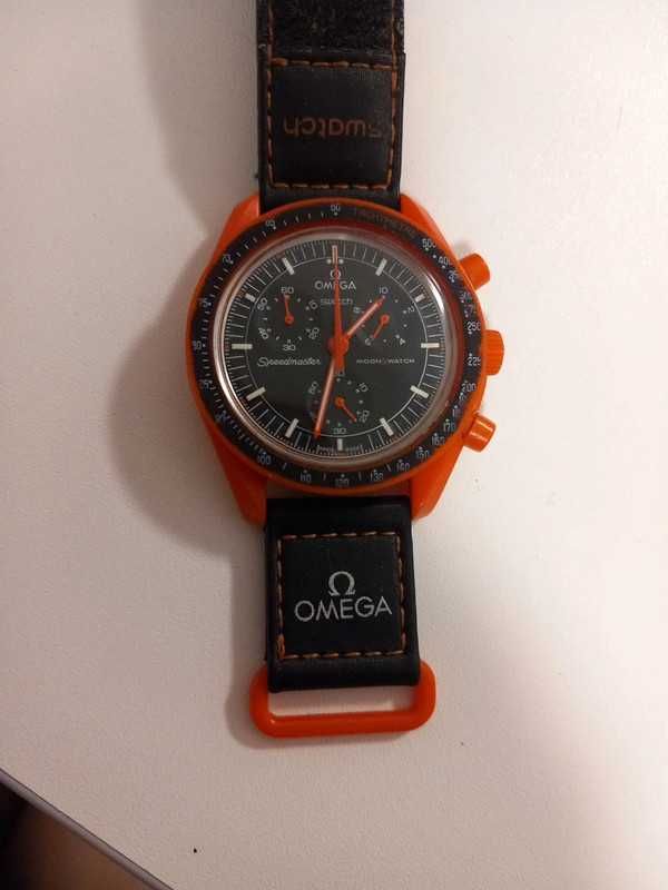 Omega x Swatch Lava SO33O100 Wulkaniczna Energia