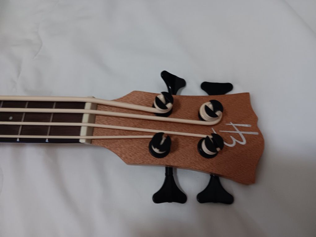 Baixo Ukelele Kahuna Mahogany