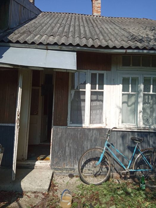 Продам будинок біля Івано-Франківськ в смт Отинія