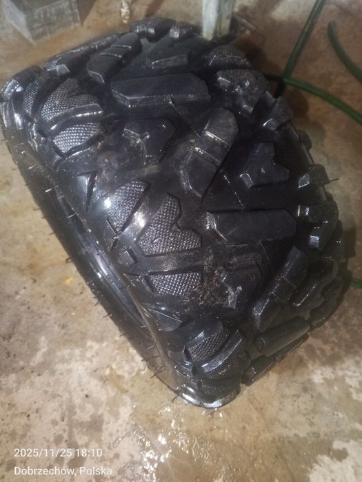 Opony do quada rozmiar 18x9.50 cena za dwie sztuki.