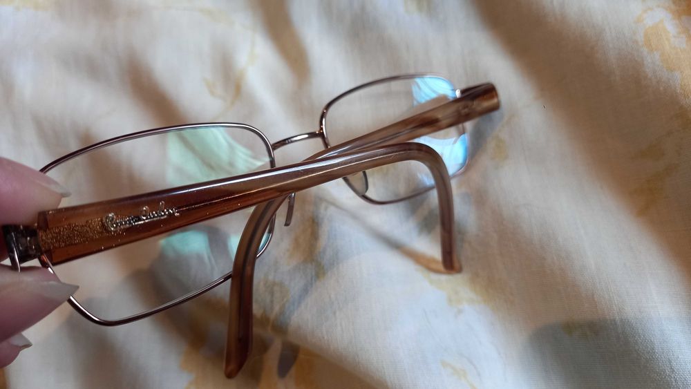 Óculos de graduação ligeira - com armações de Pierre Cardin