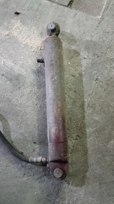 Гідроцеліндр робочий