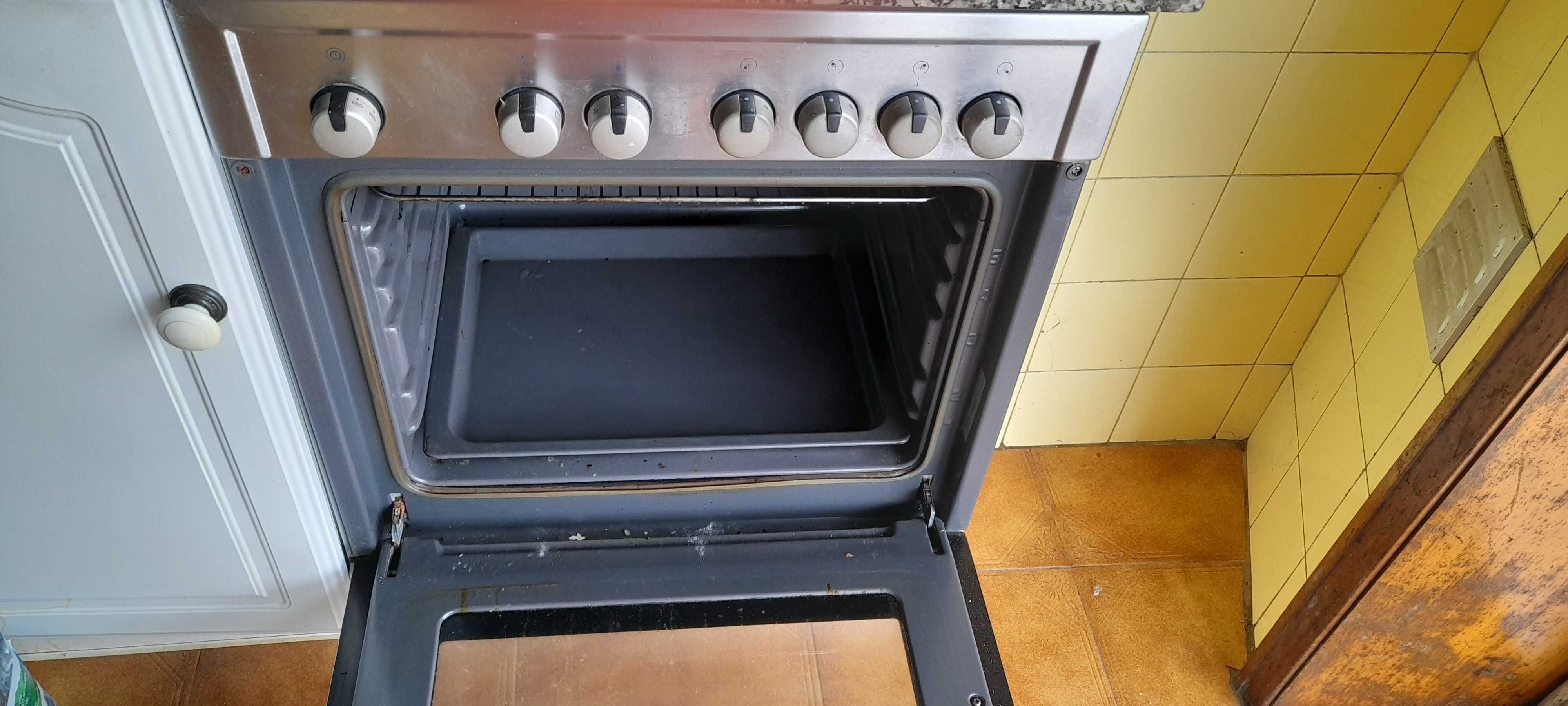 Forno e fogão cozinha