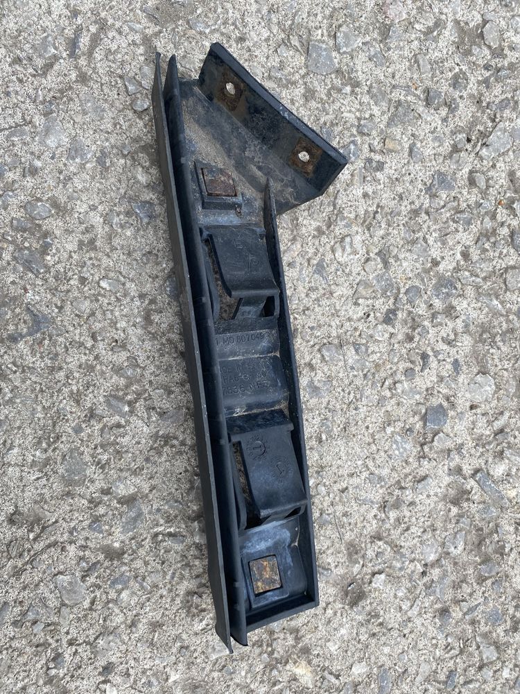 Seat Leon 1 slizg zderzaka lewy przod