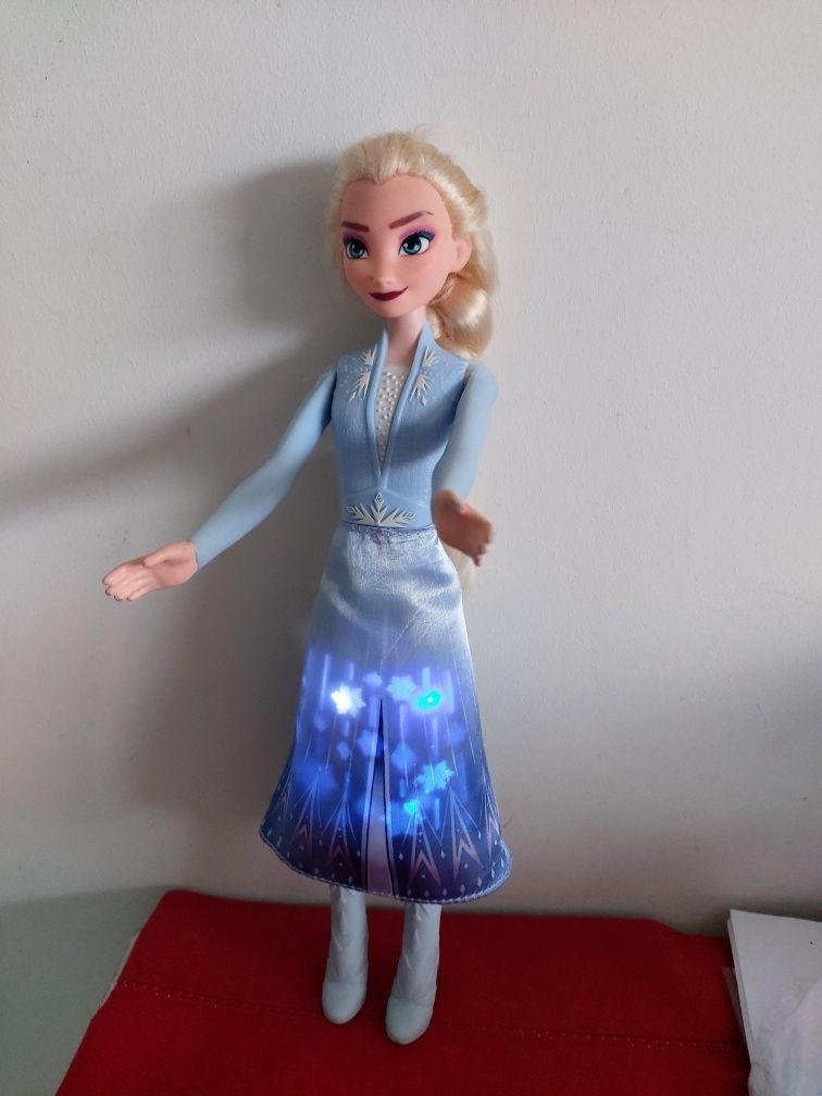 Świecącą Elsa z Krainy Lodu Hasbro