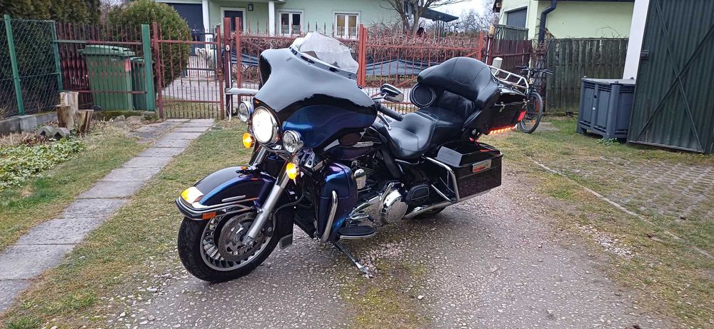 Harley Davidson Electra Glide Ultra Limited FLHTK Road King Street