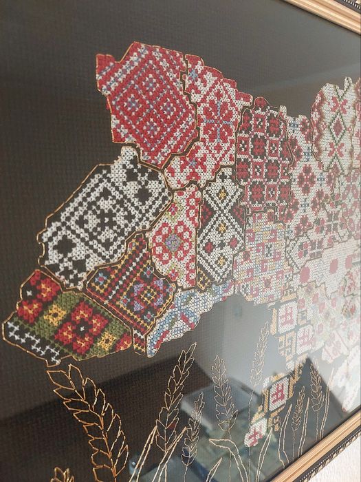 Картина хрестиком "Незламна"