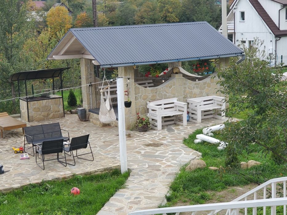 Котедж з чаном "Навпроти Маковиці" та окремі номери.