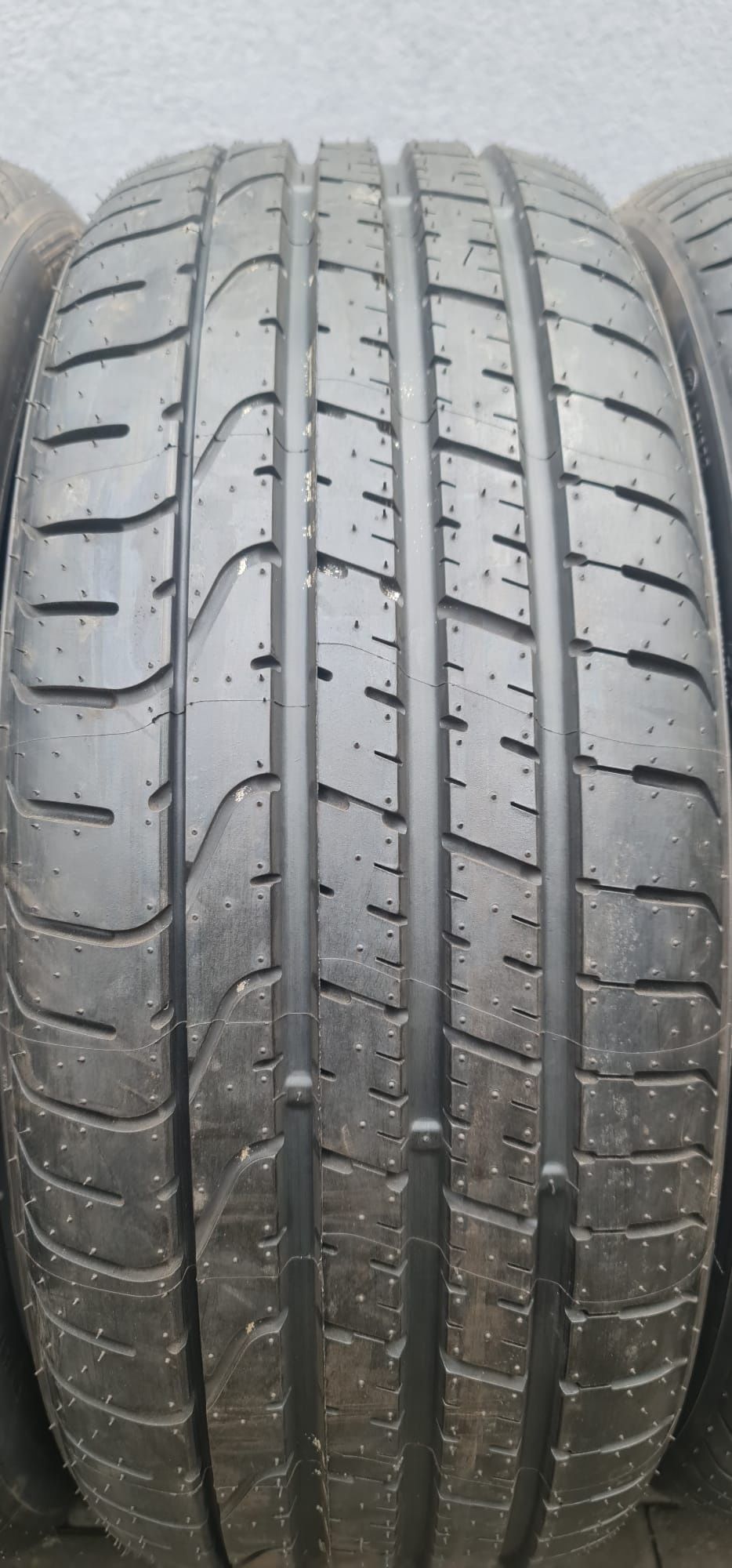 225/40/19  Pirelli opony Nowe powystawowe