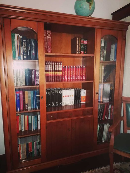 Estante de escritório em Cerejeira