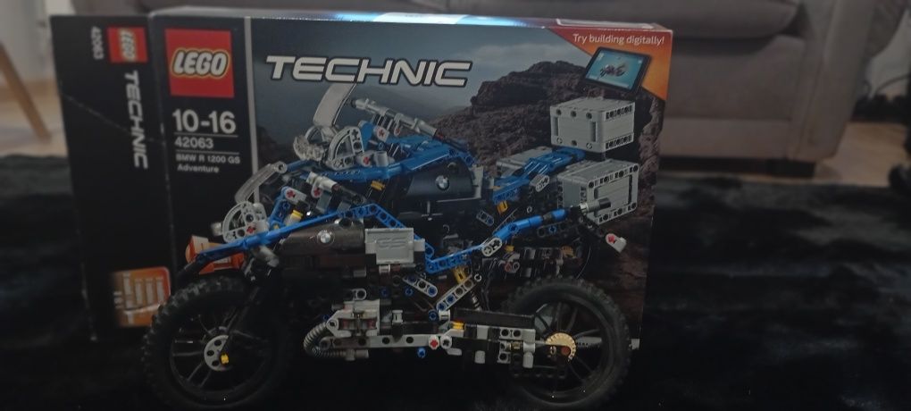 LEGO technic BMW R 1200 GS Adventure