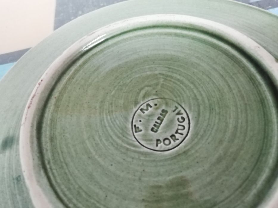 3 pratos vintage - tema folhas - cerâmica das caldas*