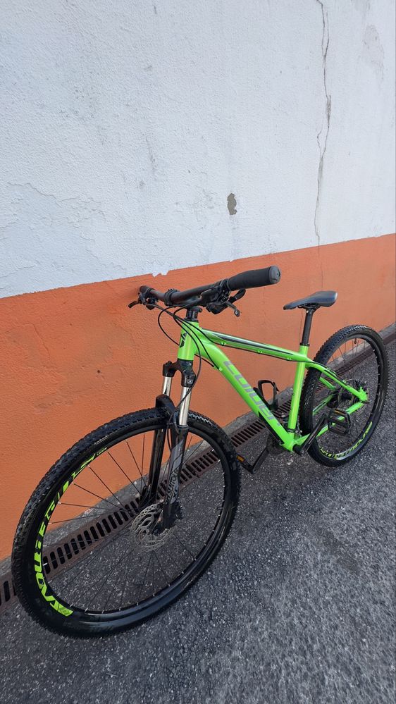 Bicicleta  BTT 29