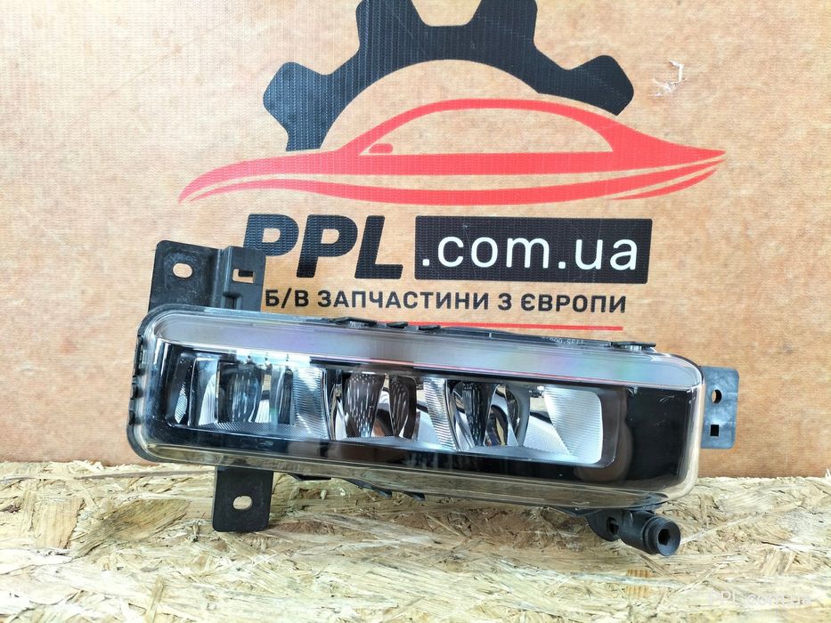 BMW X7 G07 18-22 F45 Фара противотуманная правая туманка 63177471082