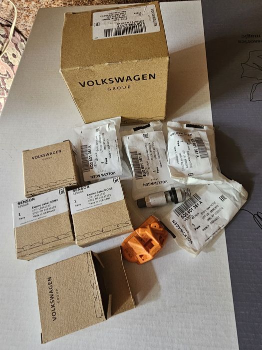 Датчики тиску шин VW 5Q0601361A