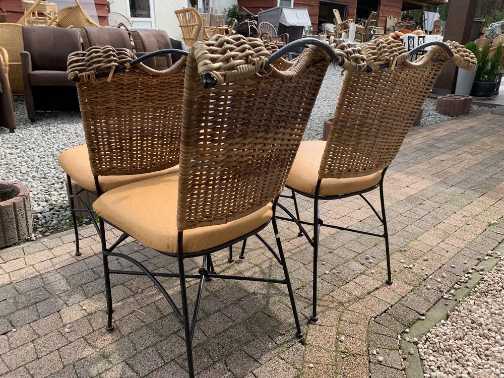Ładne krzesła rattanowe