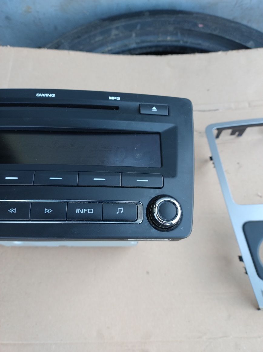 Radio CD ramka Skoda Octavia II