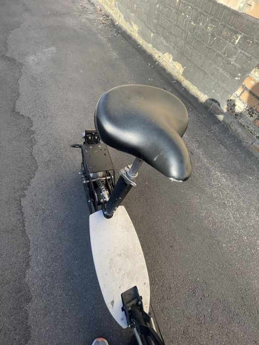 Електросамокат з сидінням Didi Thurau (можливий невеликий торг)