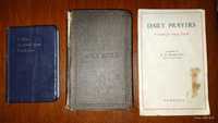 Три старовинні англійські книжки кишенькового формату.