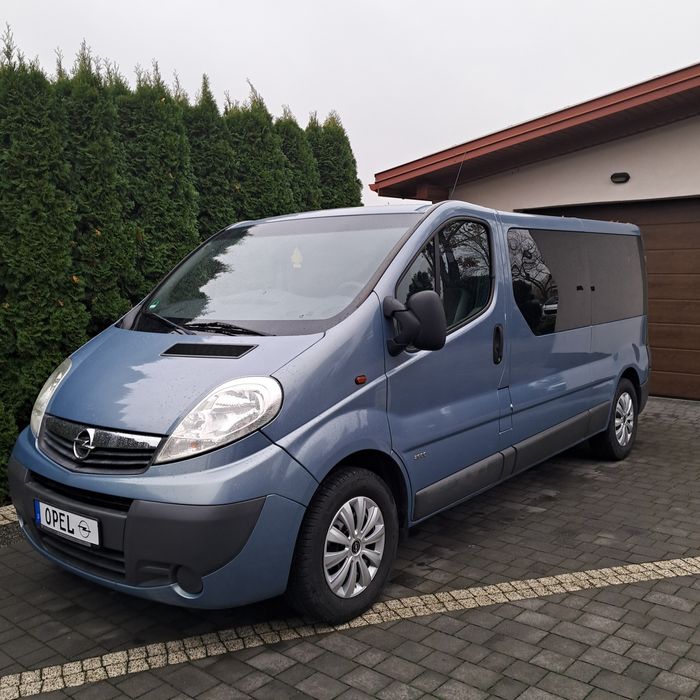 Opel vivaro 2.0 diesel 115 koni 9 foteli