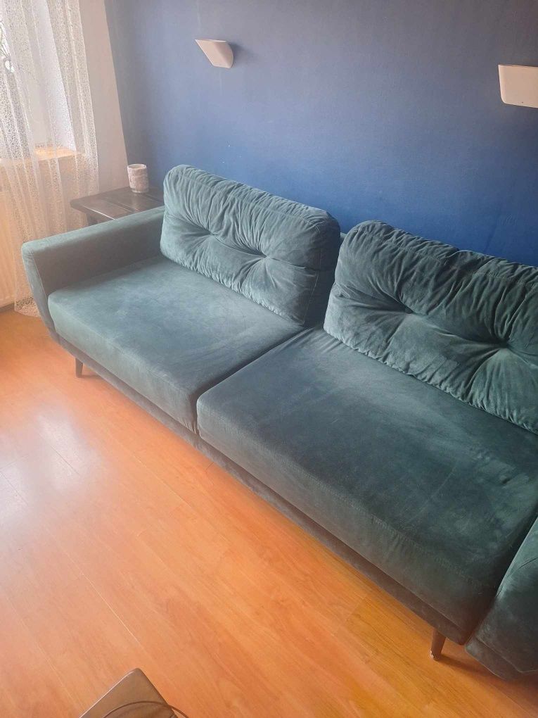 Sofa , kanapa w kolorze butelkowa zieleń
