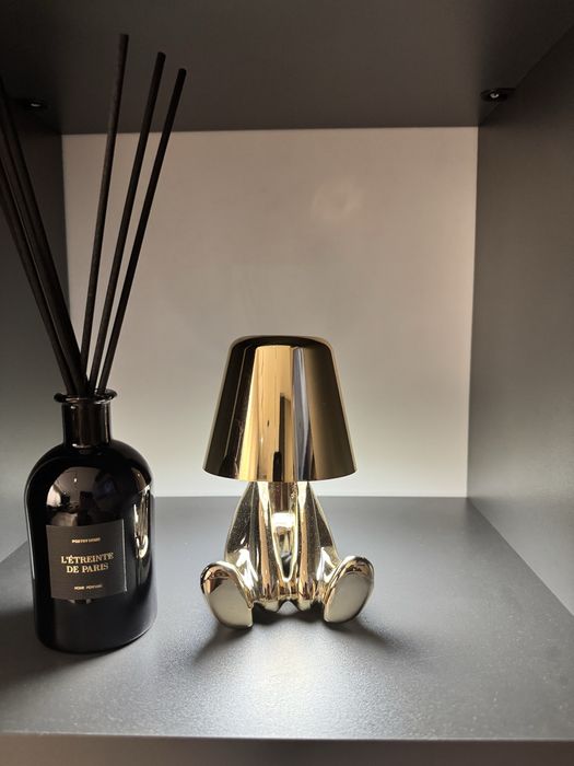 Продам приліжковий світильник