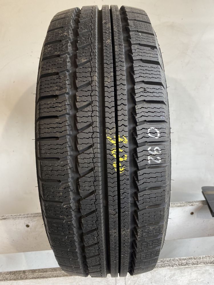 Opona pojedyncza 215/65/16 C Nokian WR C