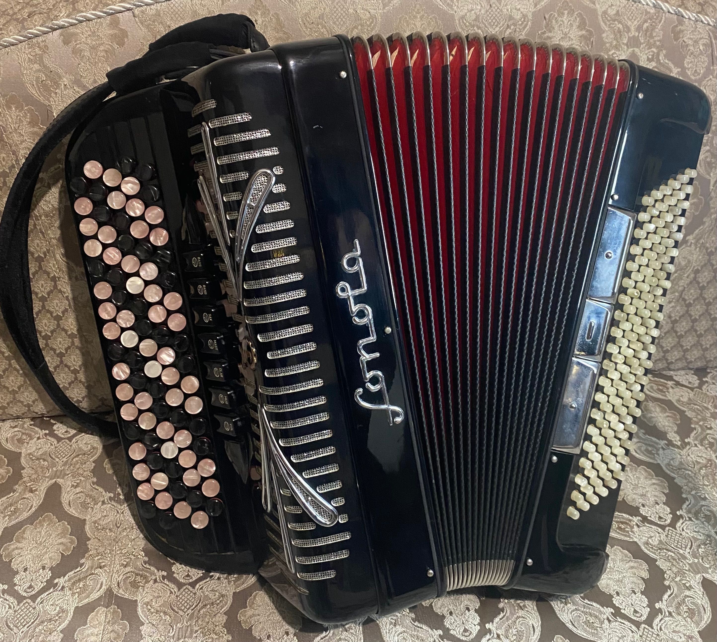 Продам баян Sonola (Guerrini)