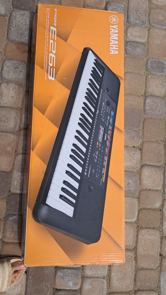 Keyboard Yamaha ESR 263
