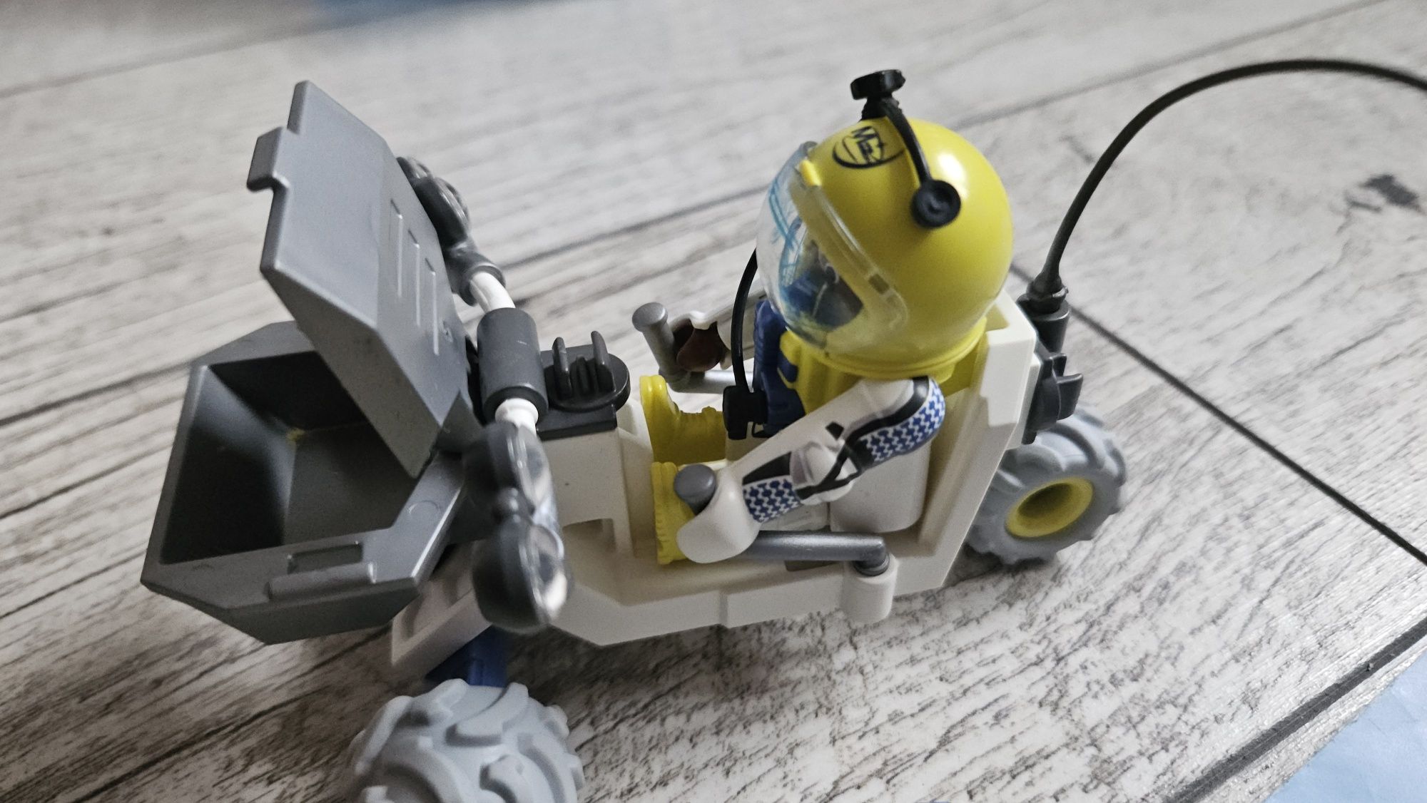 Playmobil łazik marsjanski ludzik pojazd motor