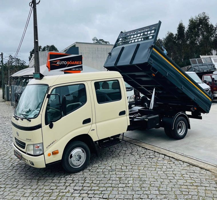 Toyota Dyna 6 lugares Tribascula