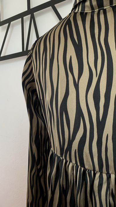 Koszula damska NOWA r. S/M/L asymetryczna, lejący materiał