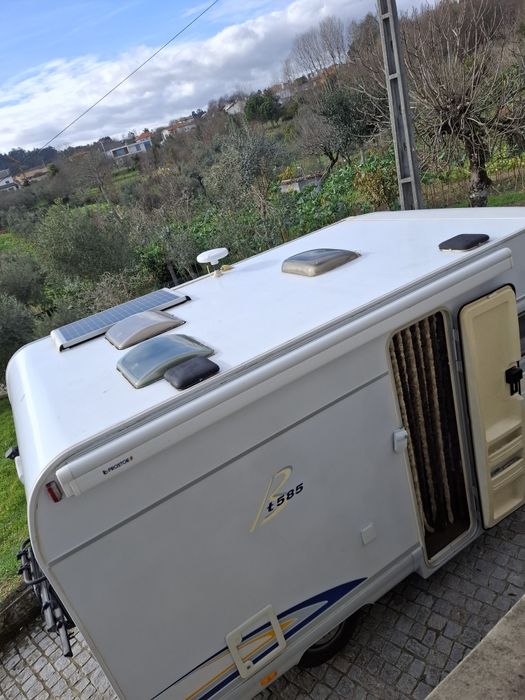 Autocatavana Burstner 2800 perfilada