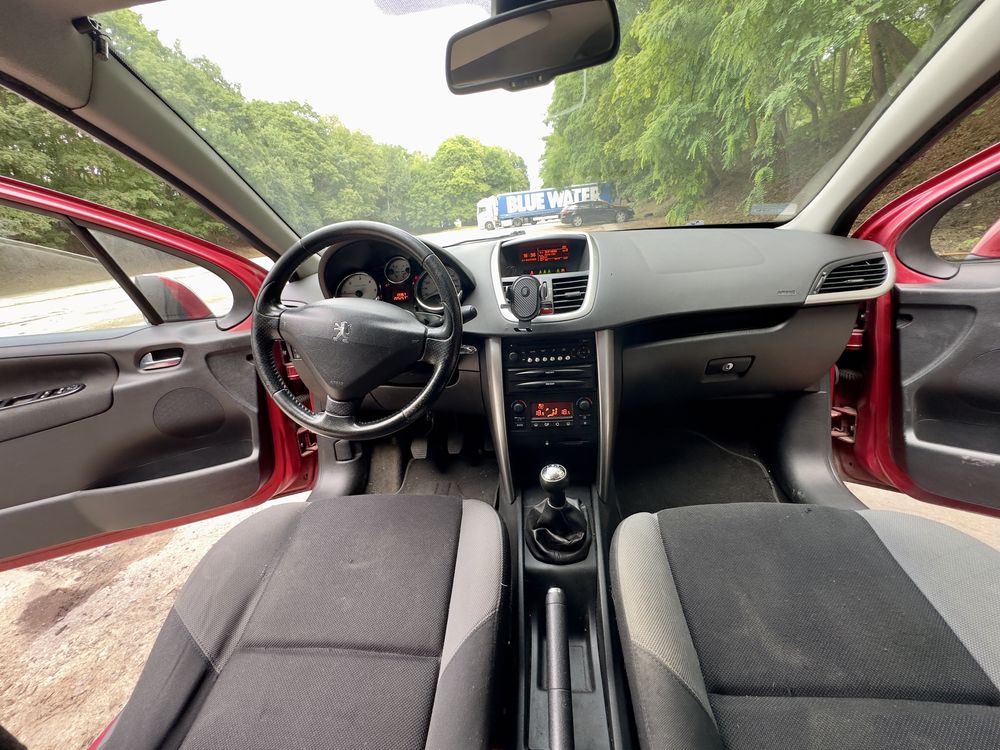 Peugeot 207 1.6 hdi 90KM 2006 diesel bez przeglądu wazne OC