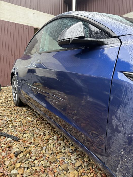 Двері праві під ремонт model 3 tesla 2022 ppsb