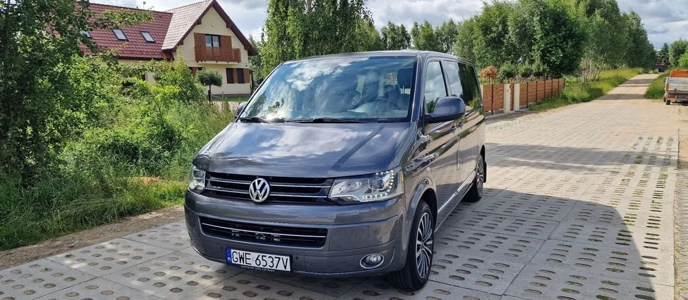 Продаю Volkswagen Multivan 2012 року.