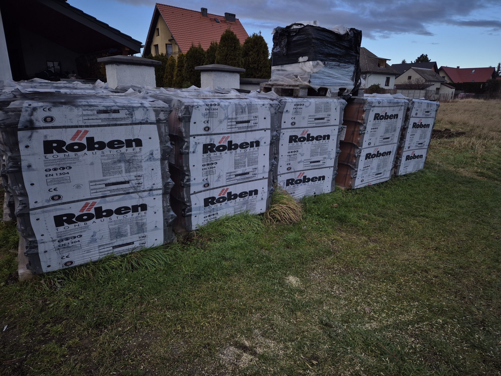 Dachówka Roben ceramiczna cena za 1 sztukę