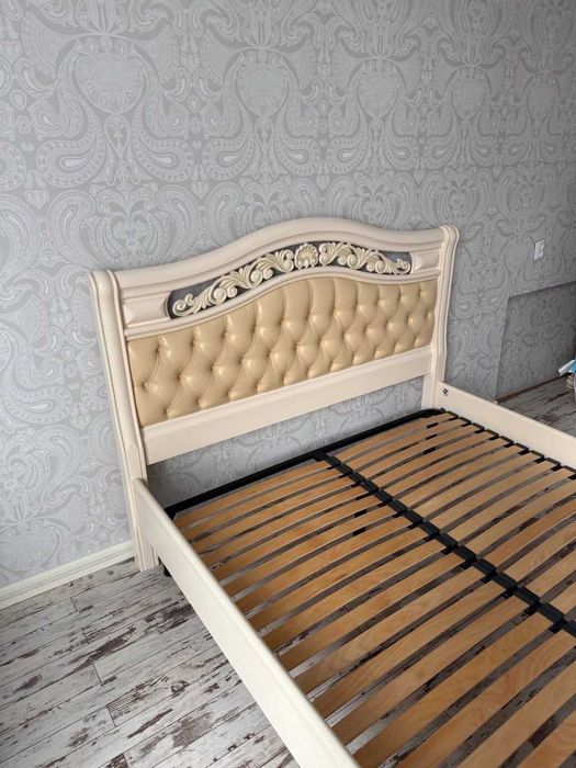 кровать и матрас