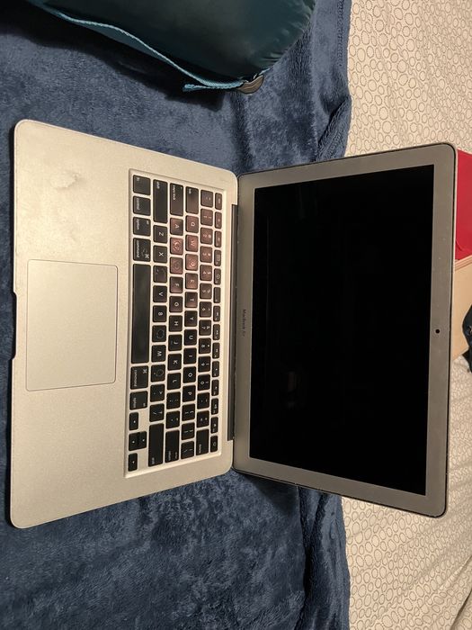 Apple MacBook Air 13", A1369, Late 2010 com carregador para peças