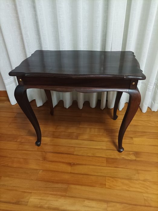 Mesa muito antiga de apoio ou de chá restaurada estilo Quenn Anne