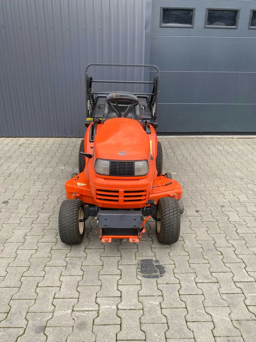 Traktorek ogrodowy Kubota G21, górny wysyp
