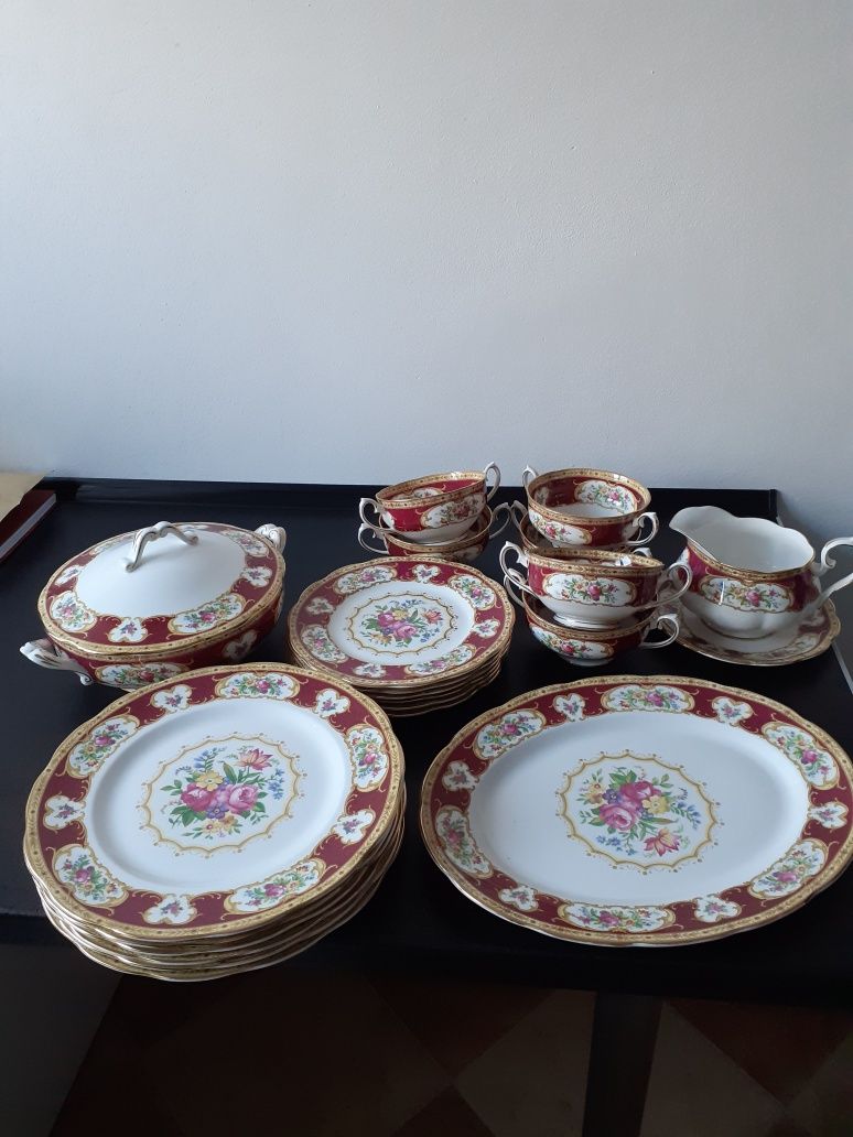 Zestaw obiadowy Royal Albert