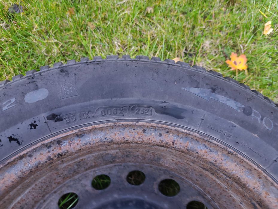Sprzedam komplet kół zimowych na felgach stal. 185/65 R15 BFGoodrich