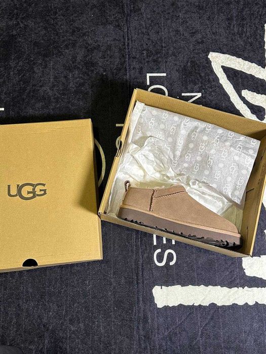 UGG жіночі бежеві зимові теплі модель з натуральним хутром нові