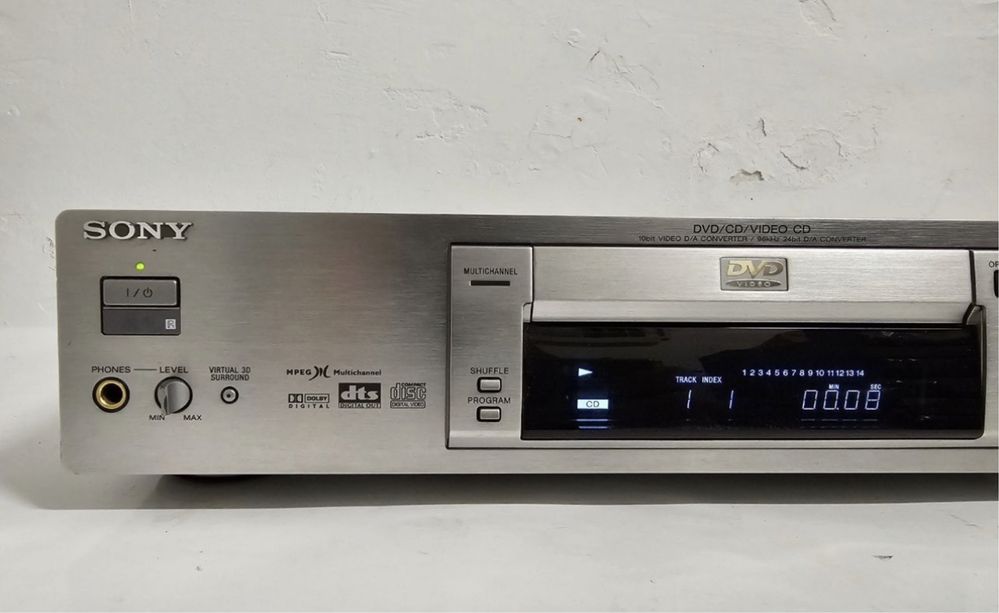 Odtwarzacz DVD/CD Sony DVP-S 725 D. Made in Japan.