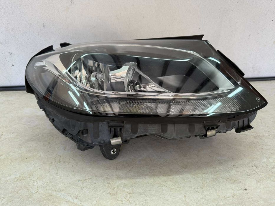 MERCEDES C KLASA 205 W205 reflektory prawy lampa prawa A205--906--6502