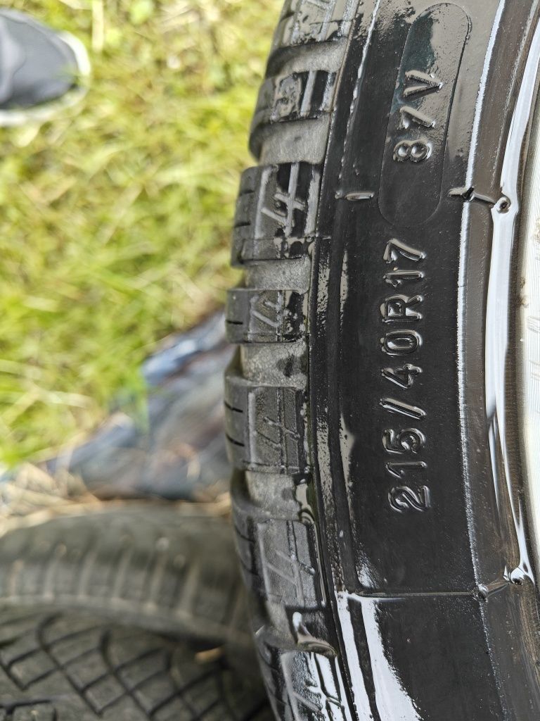 Alufelgi z oponami oryginalne od  VW Polo Cross 215/40 R17