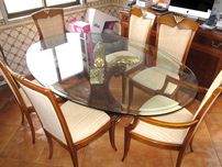 Mesa de Jantar e Cadeiras de estilo clássico
