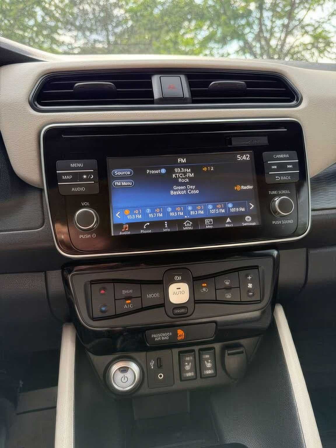 2019 Nissan LEAF SL